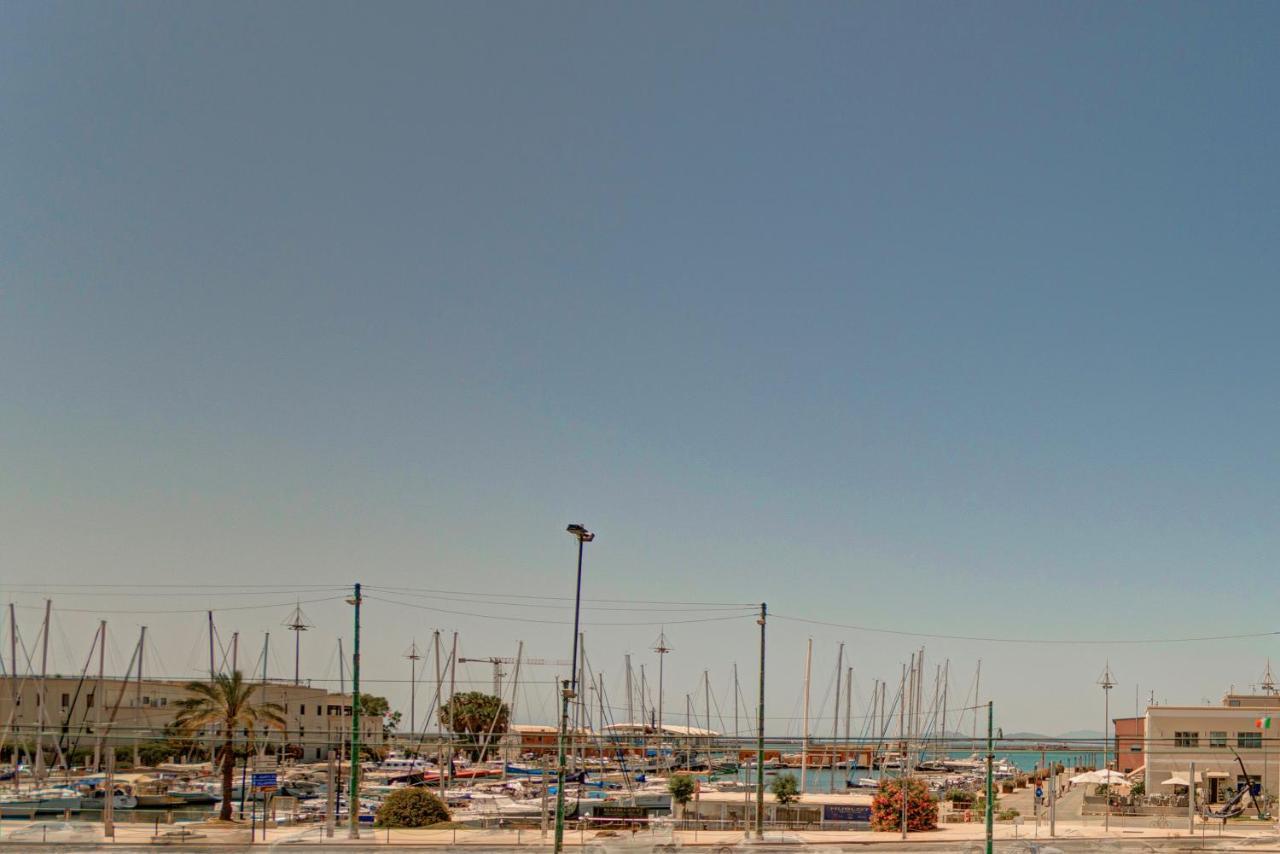 Right House Sur Le Port - Harbour View Διαμέρισμα Κάλιαρι Εξωτερικό φωτογραφία